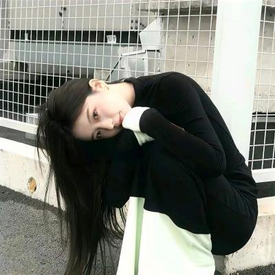 背带短裤丧尸来袭